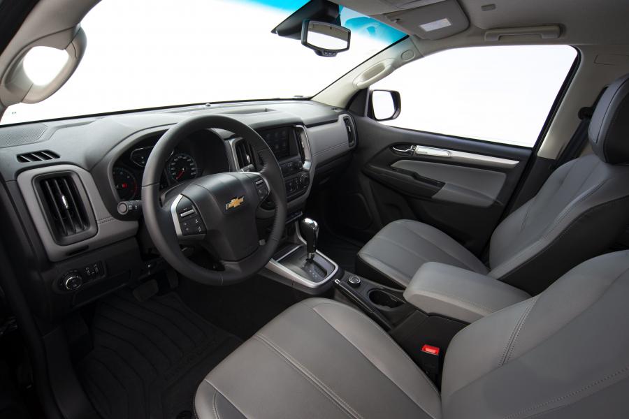 Интерьер Chevrolet S10 LTZ 2020 года  (фото 8 из 23)